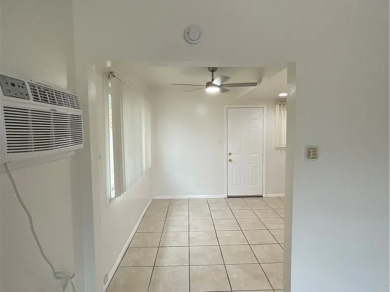 8644 Watson St — Photo 12