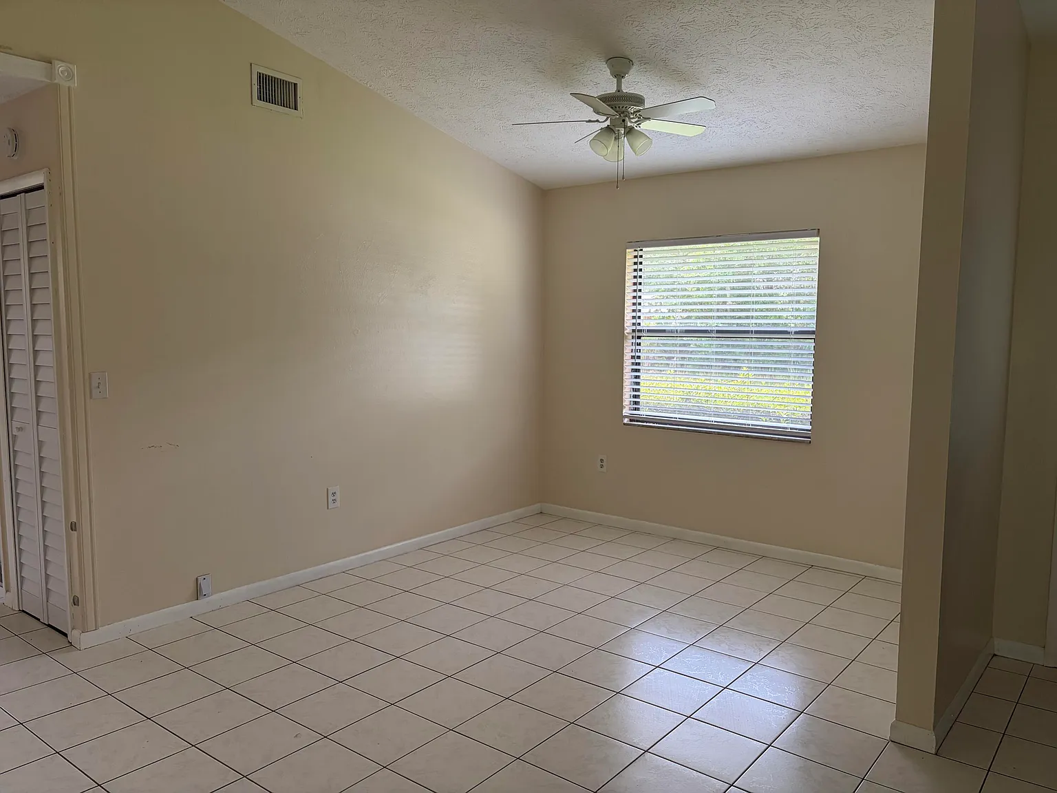 3 bed, 2.0 bath, 1500 sqft, $1,750 — Photo 4