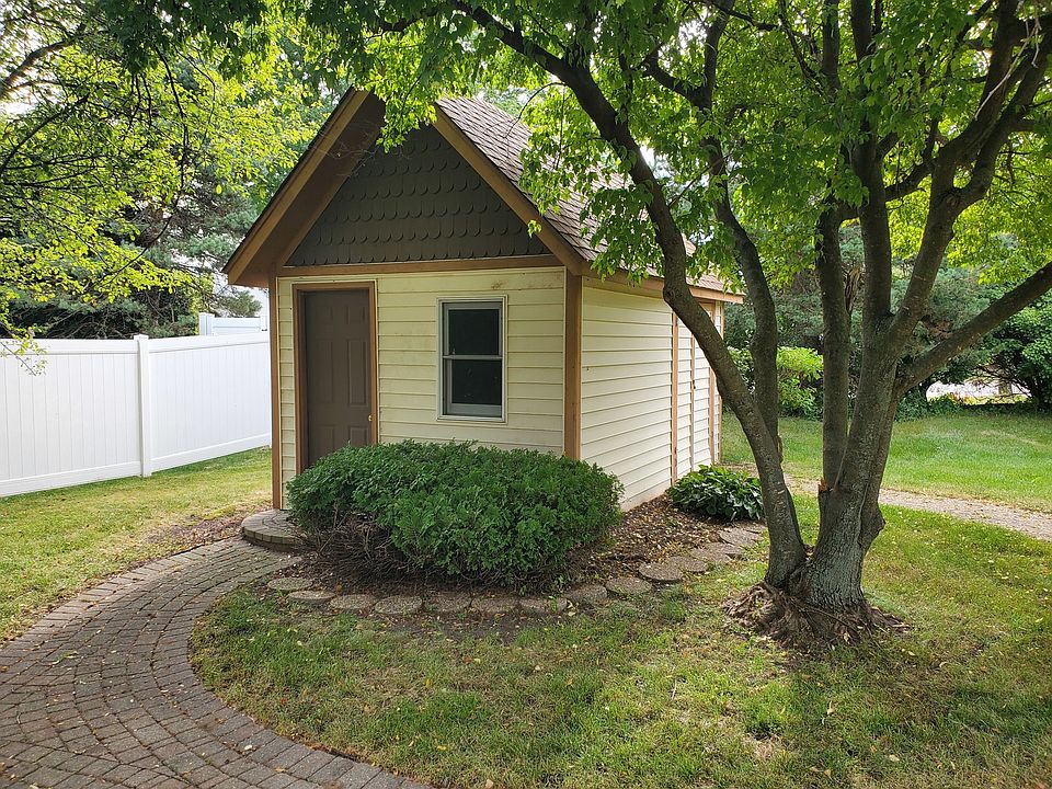 2nd image of 1566 Birmingham Ct