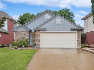 942 Ramblewood Dr, Lewisville, TX 75067