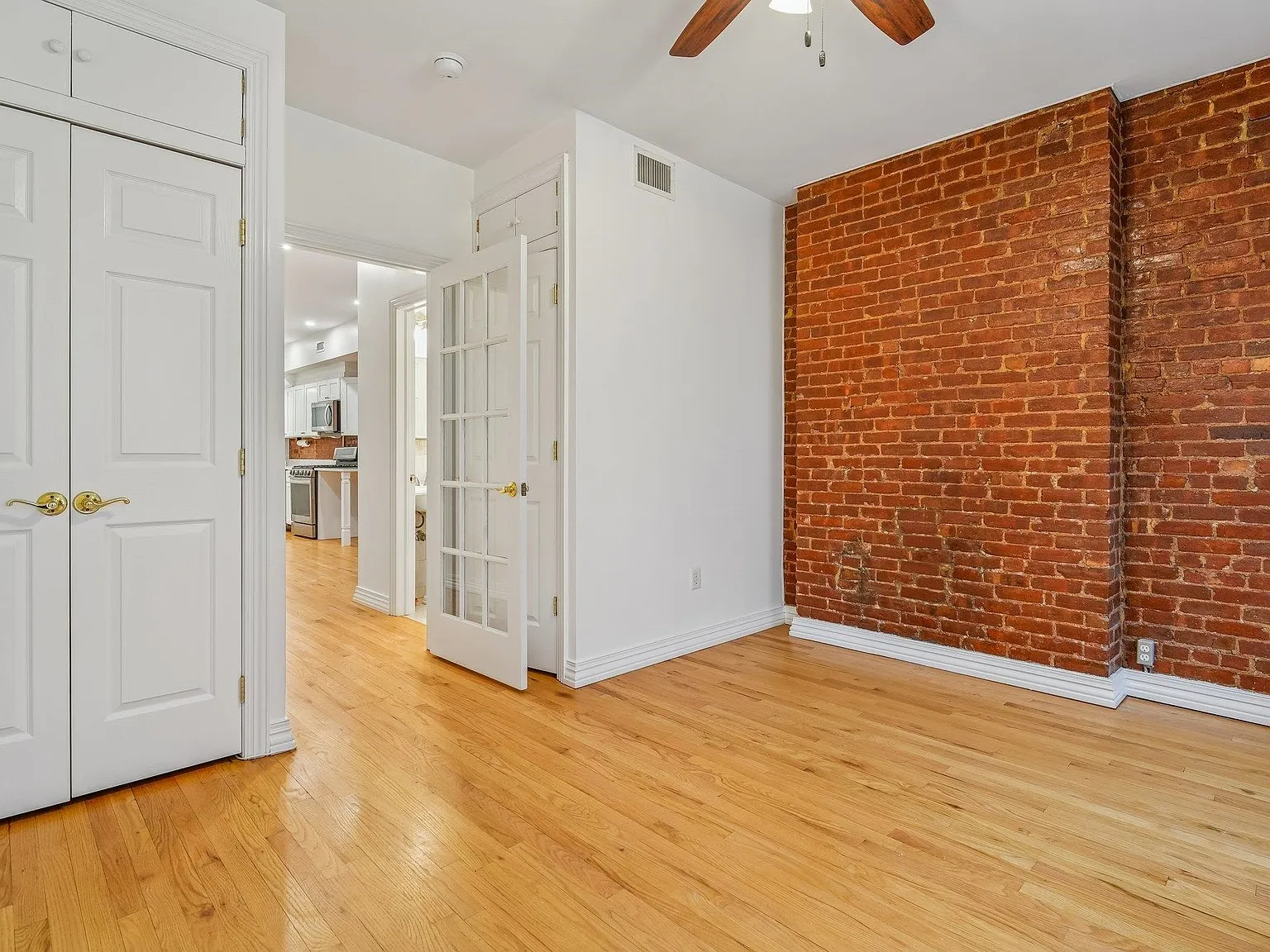 2 bed, 2.0 bath, 705 sqft, $4,200 — Photo 2