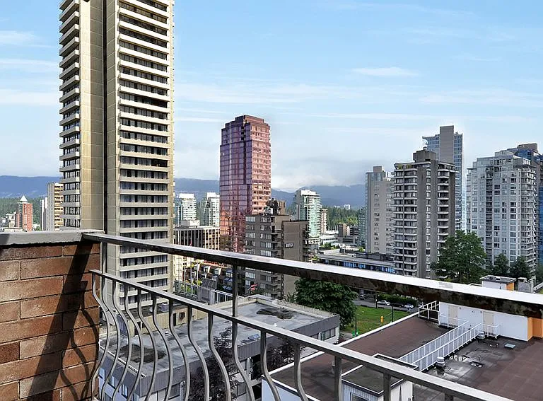 840 Broughton St #207 — Photo 11
