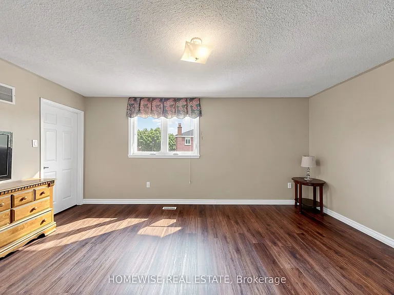 11 Briarcliffe Cres — Photo 22