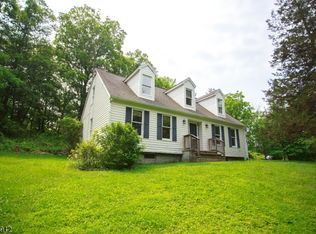 5 Old Orchard Rd, Hardwick, NJ 07825