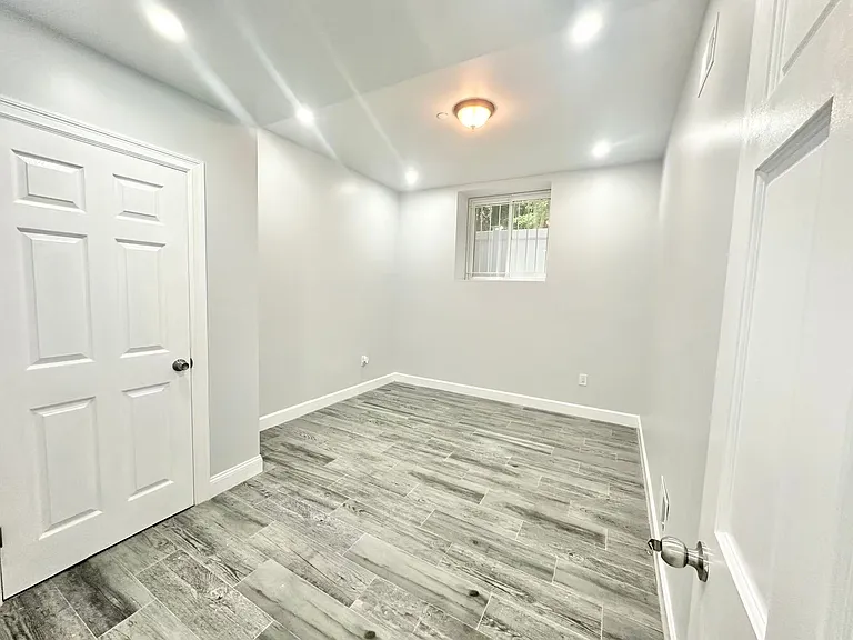 74 Harris Ln #B — Photo 3