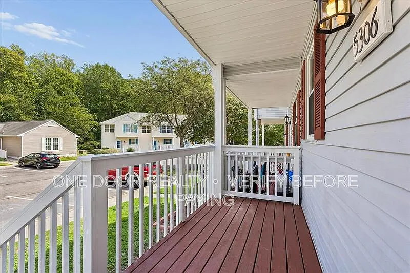 3 bed, 2.5 bath, 1475 sqft, $2,275 — Photo 2