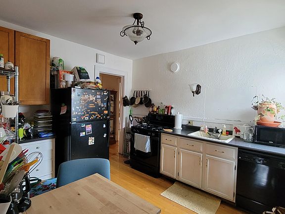 5th image of 2849 Irving Ave S Floor 2