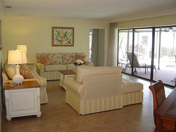 Pocketing sliding glass doors off the Living room into the Lanai/Pool area