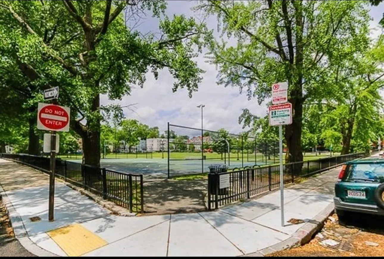 3 bed, 1132 sqft, $3,300 — Photo 3