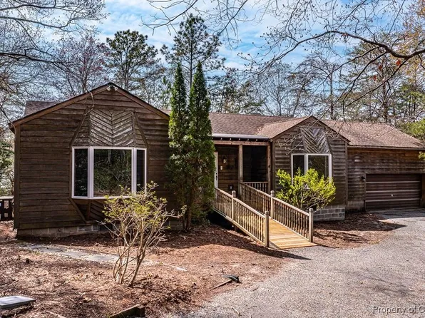 221 Greenvale Creek Rd, Lancaster, VA 22503