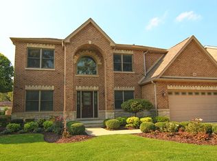 314 Castle Dr, Elk Grove Village, IL 60007