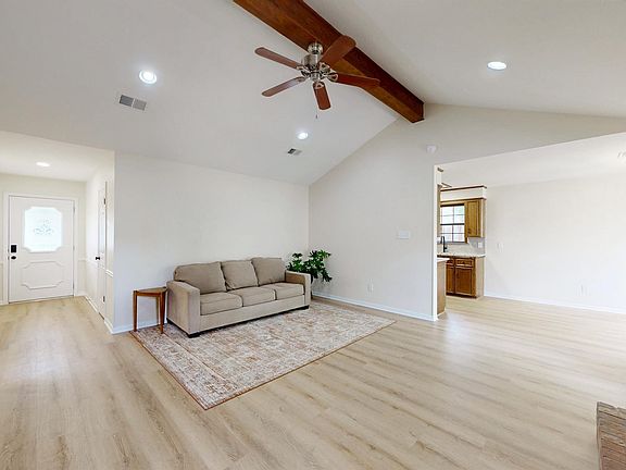 4th image of 1713 Laura Ln