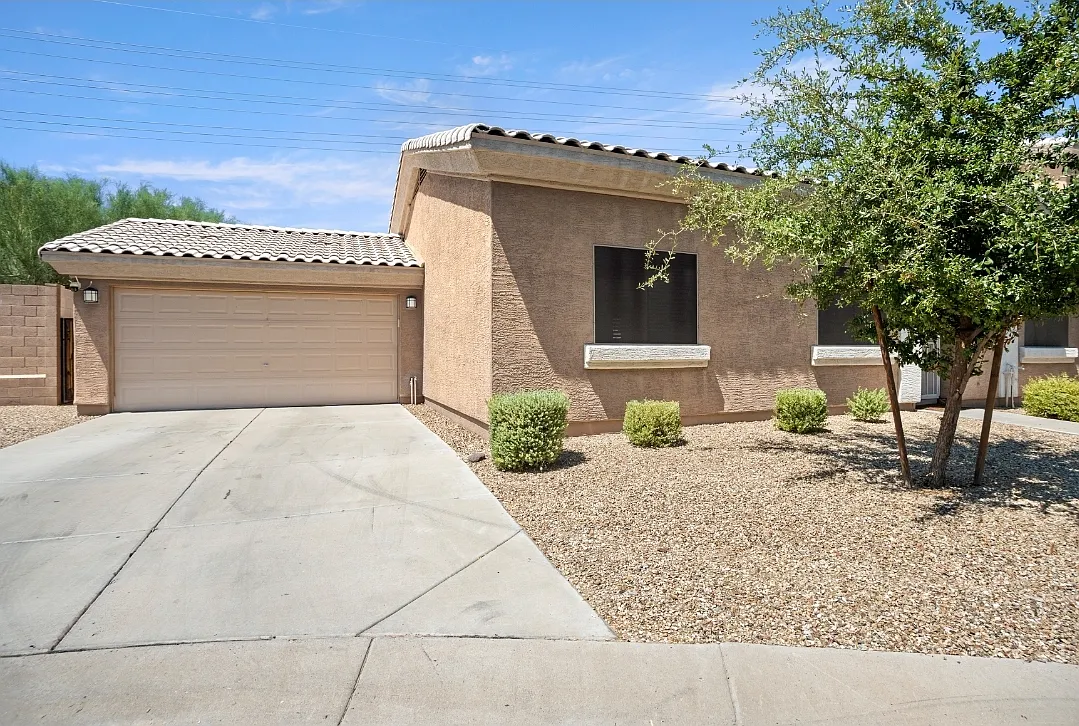 3 bed, 2.5 bath, 1353 sqft, $4,700 — Photo 4