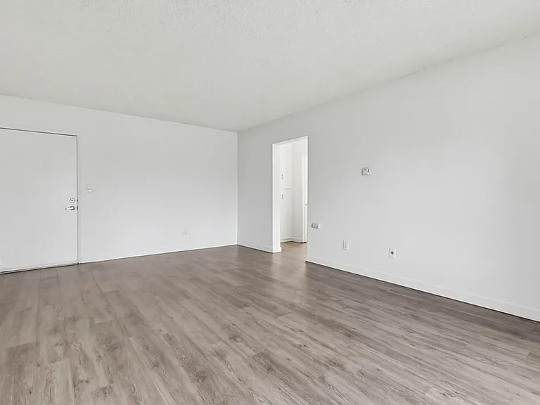 660S Garfiled — Photo 26