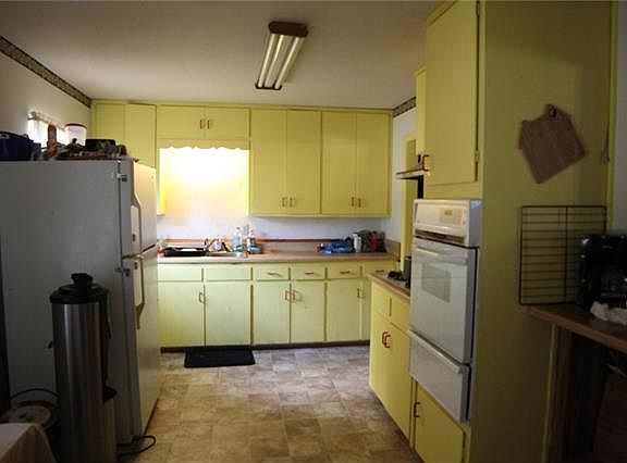 3rd image of 1303 Westview Dr
