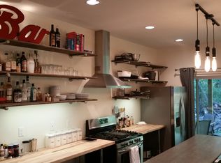 335 Columbine Ct #B, Ann Arbor, MI 48103