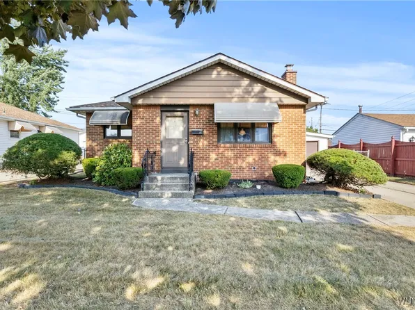 9 Bay Ln, Cheektowaga, NY 14225