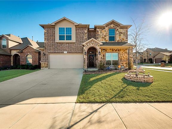 3rd image of 3012 San Fernando Dr