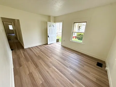 445 East Silver Street - 2 — Photo 3