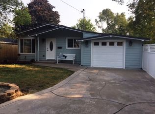 511 NW Berry Ln, Grants Pass, OR 97526