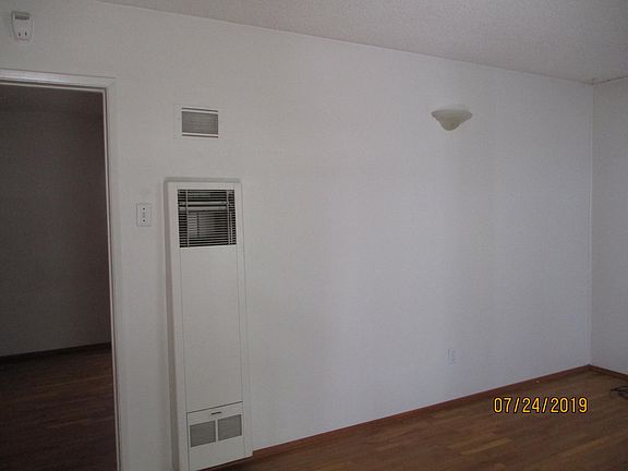 2nd image of 3918 1/2 Sequoia St