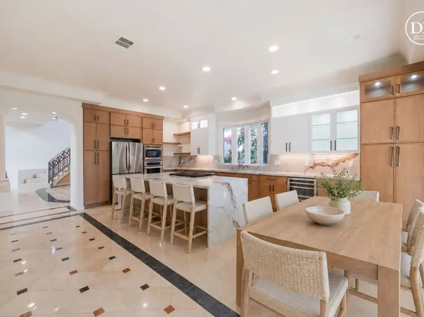 1300 Elm Ave, Manhattan Beach, CA 90266