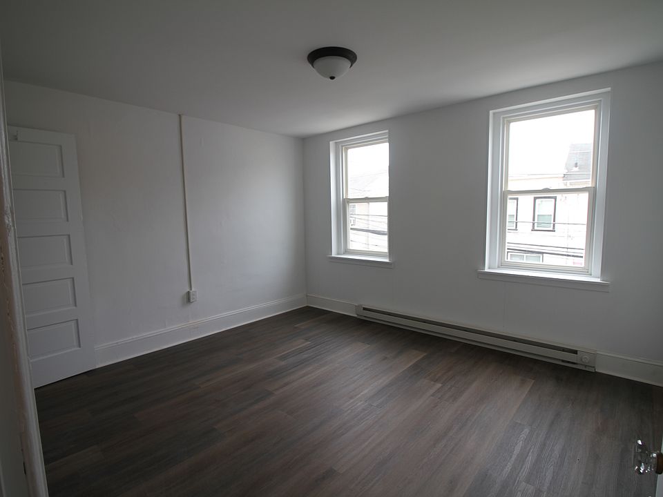 1st image of 21 W Front St #21