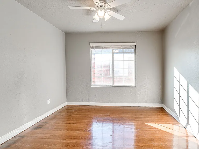 The Vintage Apartments — Photo 23