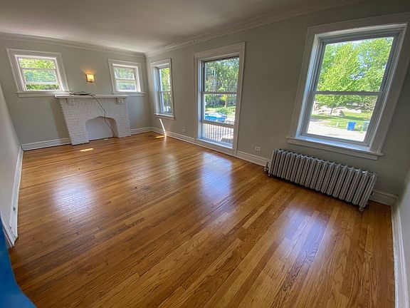 5th image of 1055 W Pratt Blvd APT 1B
