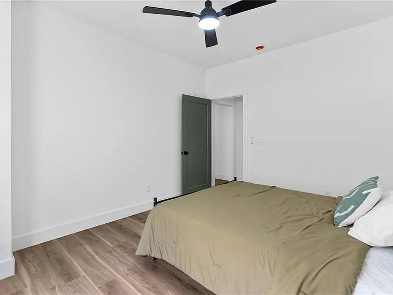 598 Formwalt St SW #B — Photo 32