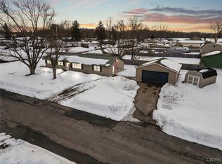 7857 Gull Ln, Bridgeport, NY 13030