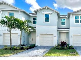 212 SE Woodbark St, Port Saint Lucie, FL 34984