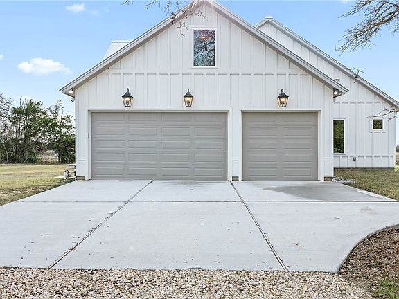 3rd image of 4991 Schott Rd