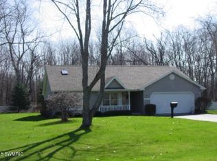 81367 Garrett Dr, Decatur, MI 49045