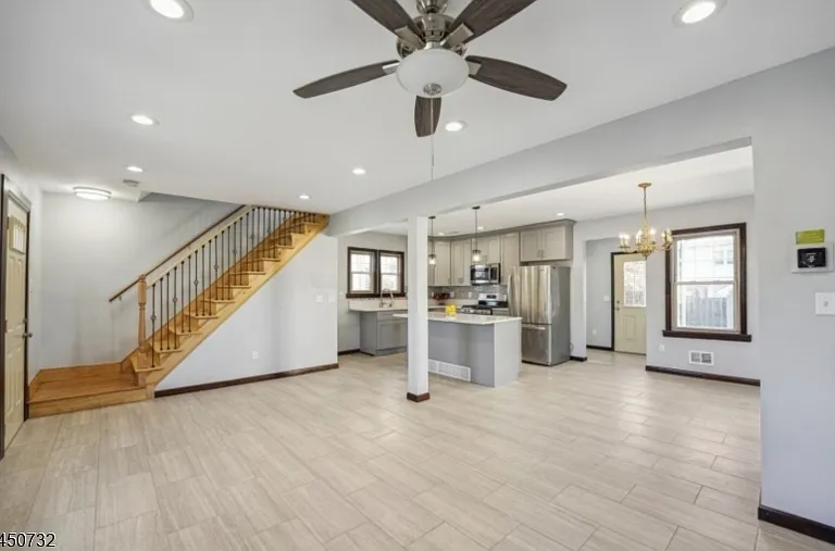 1252 Magnolia Pl — Photo 5