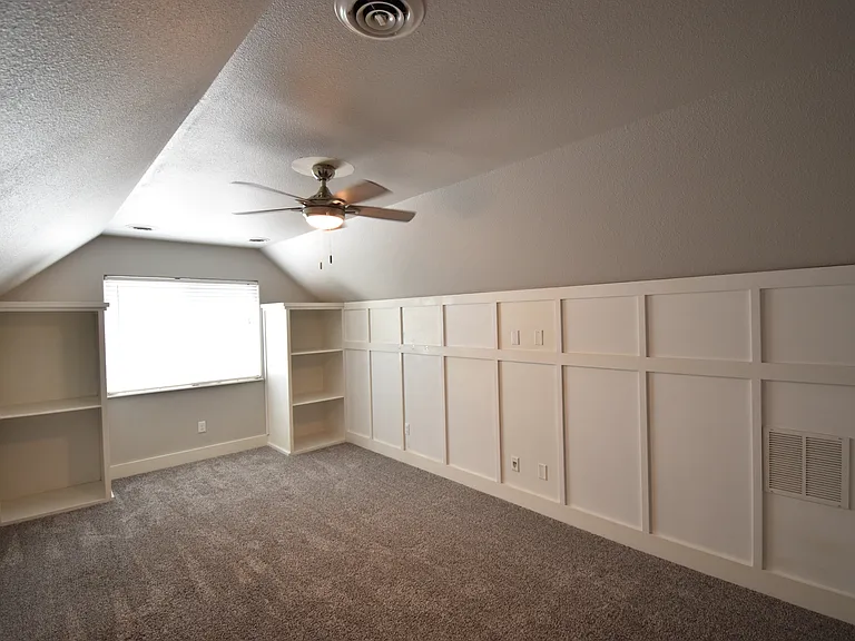 354 E Carver Dr — Photo 19