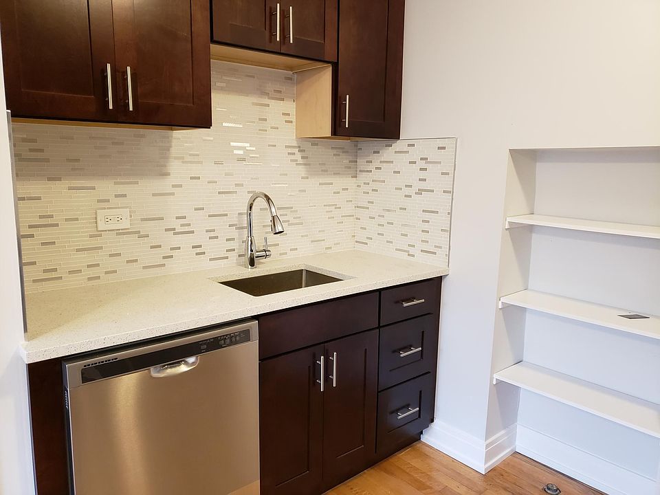 1st image of 6532 N Sacramento Ave APT 1N