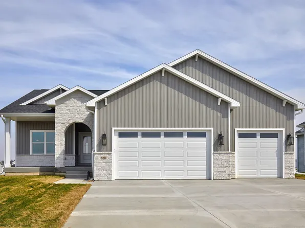 528 W Centennial Dr, Huxley, IA 50124