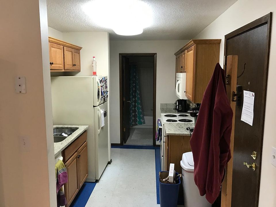 2nd image of 1503 8th St SE #304