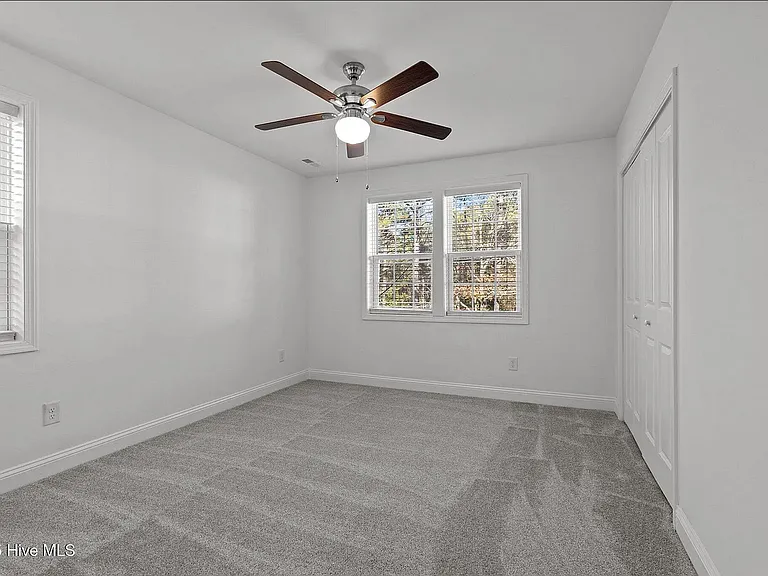 426 W Illinois Ave — Photo 16