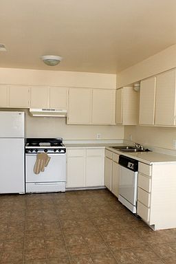 2nd image of 872 E Colony N #5