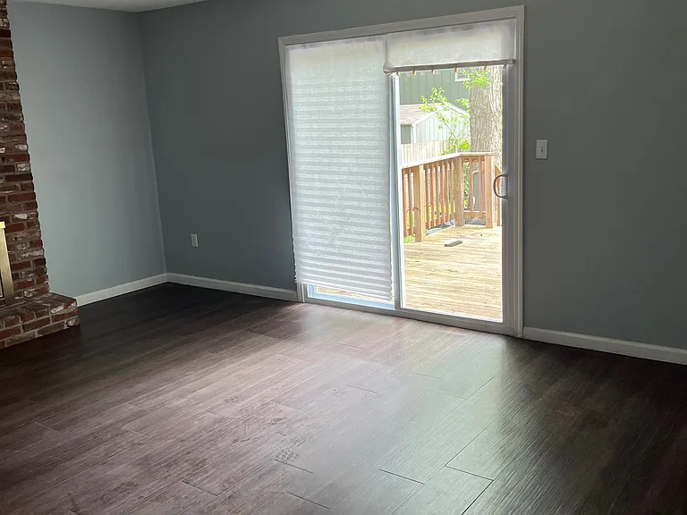 Lower living room, sliding doors to the deck