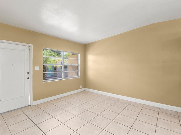 3rd image of 1502 Michigan Ave APT A