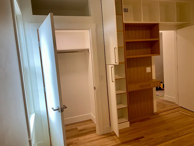 240 Camp St #2 — Photo 8
