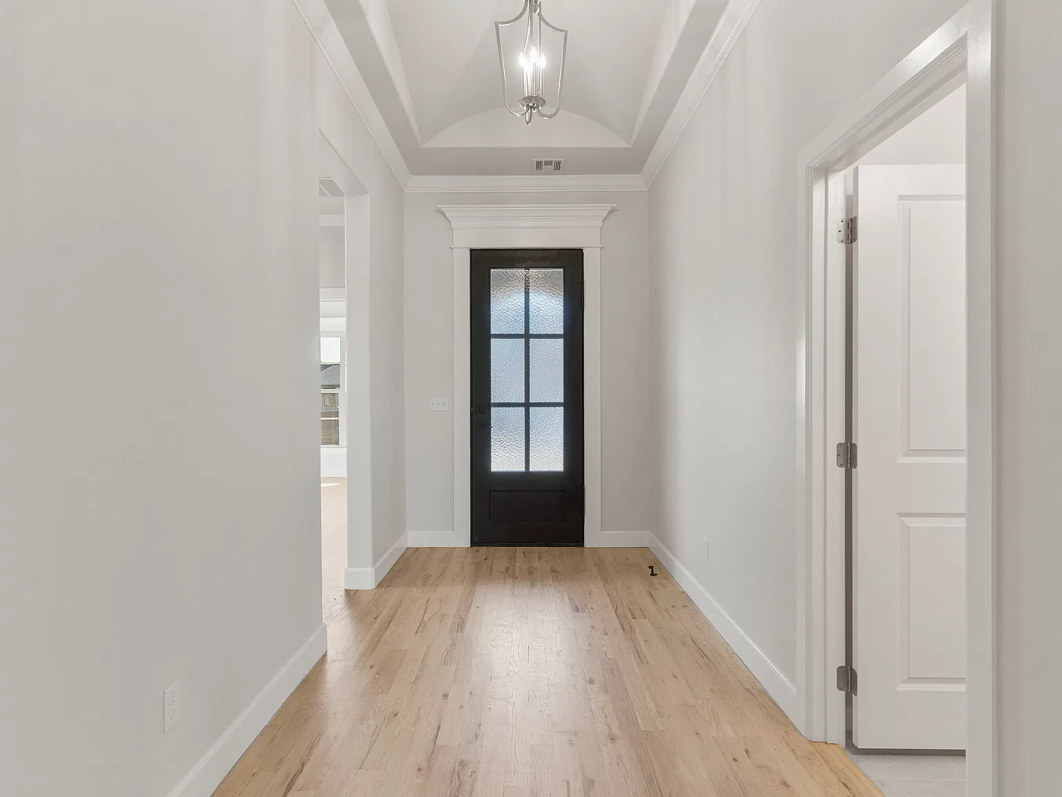3 bed, 2.5 bath, 2010 sqft, $2,750 — Photo 3