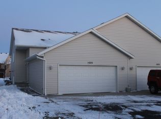 1025 Prairie View Dr SW, Hutchinson, MN 55350