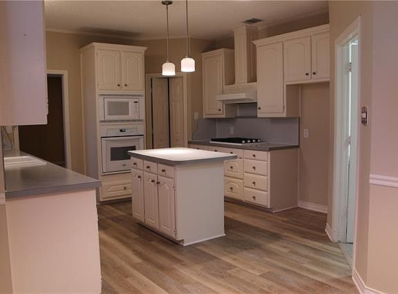 5th image of 788 Mesquite Ln