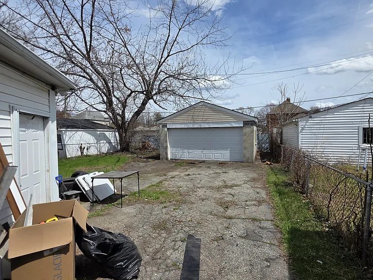 18084 Goddard St — Photo 2