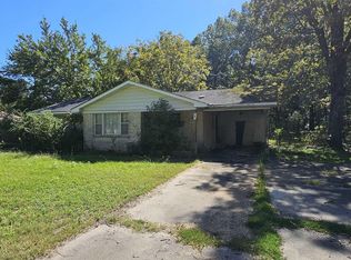 2923 Edgewood Dr, Pine Bluff, AR 71603