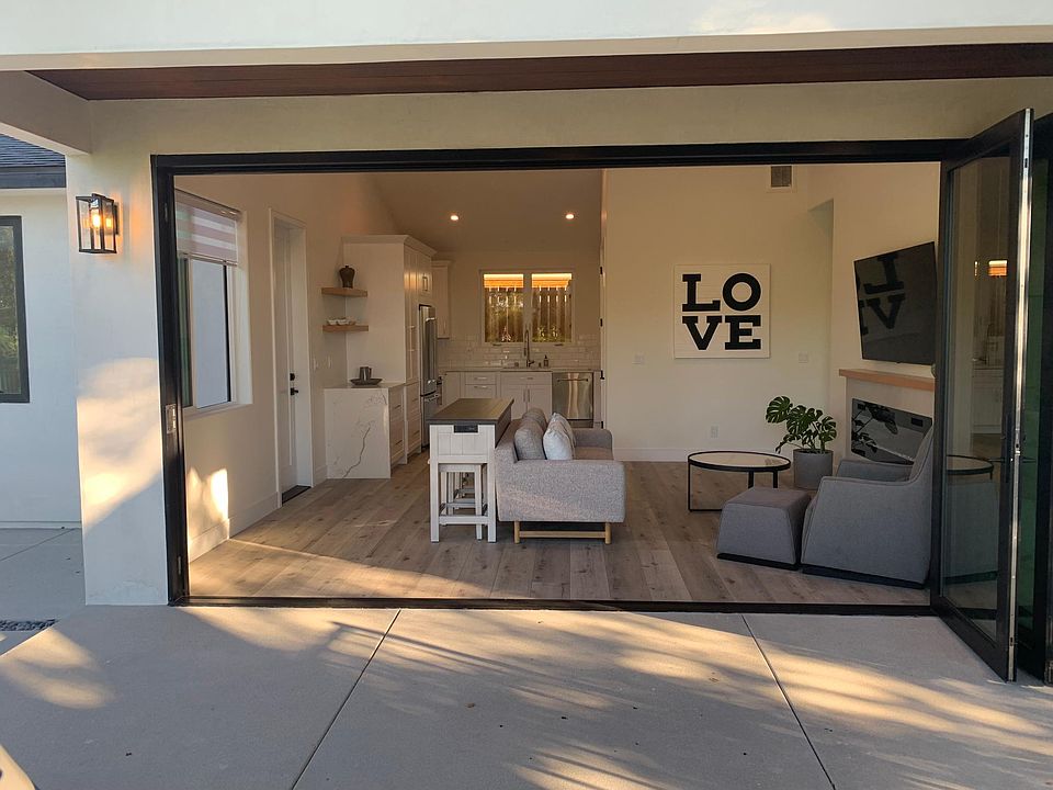 1st image of 340 Highland Pl Unit 1